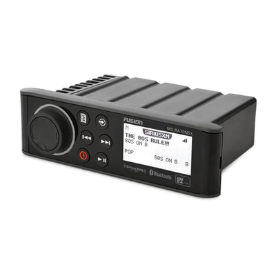 GARMIN - Sistema de Audio Marino MS-RA70 / Pantalla LCD Monocroma 2.6" / Tecnología Multi-Zone™️ 2 Zonas / Potencia Pico 200 W / Bluetooth® y ANT® / Compatible con SiriusXM y DAB+ / IPX7 / USB para Actualizaciones