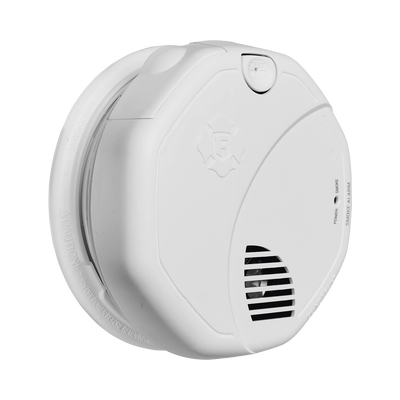 FIRST ALERT - Alarma de Humo con Interconexión Inalámbrica / Advertencia de Voz con Ubicación / Sensor Fotoeléctrico / Baterías AA Reemplazables / 85 dB a 10 pies / Rango de Temperatura 4.4°C a 37.8°C / Cumple UL217