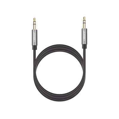 UGREEN - Cable Auxiliar 5 Metros / Conector 3.5mm a 3.5mm / Macho a Macho / Cubierta de TPE / Carcasa de Aluminio / Color Negro