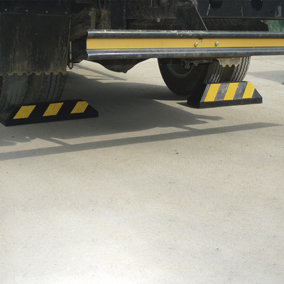 ACCESSPRO - Tope Vehicular 55cm / Para Camion / Estacionamiento / Color Negro-Amarillo.