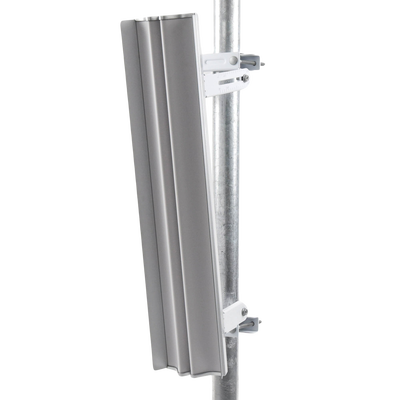 UBIQUITI - Antena sectorial para estaciones base airMAX AC de 60° de cobertura horizontal, en 5 GHz (5150 - 5875 MHz) de 21 dBi