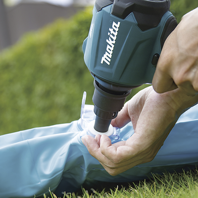 MAKITA - Pistola de Soplado de Alta Potencia de 40 VMáx.  Incluye: Bolsa para transporte, 5 boquillas, cargador DC40RC y batería BL4020.