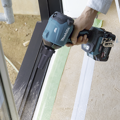 MAKITA - Pistola de Soplado de Alta Potencia de 40 VMáx.  Incluye: Bolsa para transporte, 5 boquillas, cargador DC40RC y batería BL4020.