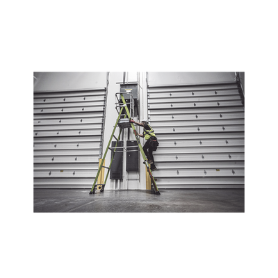 LITTLE GIANT LADDER SYSTEMS - Escalera Fija de 8' (2.4m) de Fibra de Vidrio con Jaula y Peldaños de Aluminio. (SKU:19708-146).