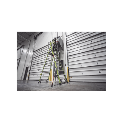 LITTLE GIANT LADDER SYSTEMS - Escalera Fija de 8' (2.4m) de Fibra de Vidrio con Jaula y Peldaños de Aluminio. (SKU:19708-146).