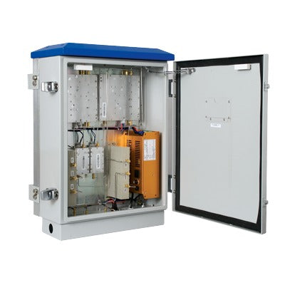 EPCOM - Repetidor de Señal Celular de Alta Potencia. Especial para Crear una Zona Celular en Áreas Rurales o Comunidades Alejadas. 95 dB de Ganancia, 20 Watts de Potencia, 1900 MHz Banda de Frecuencia. Hasta 5 Km Lineales de Cobertura.