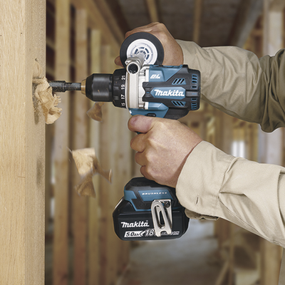 MAKITA - Taladro Atornillador BL 18 V 5 Ah LXT 130 Nm 2 Velocidades (0-550 0-2100 rpm). Incluye 2 Baterías de 18 V, Cargador rápido, 2 Puntas doble y Maletín Makpac.