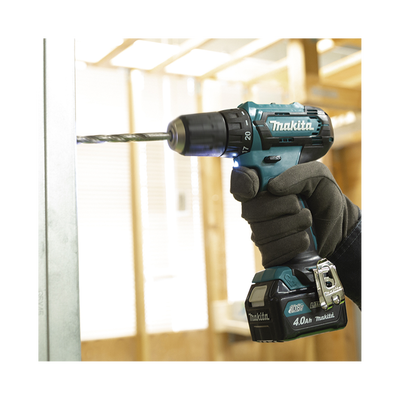 MAKITA - Atornillador broquero cambio rápido 3/8”.  2 baterías 12v de 1.5 amperes y cargador.