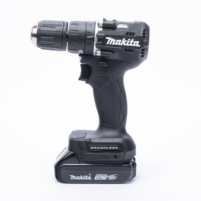 MAKITA - Rotomartillo/Taladro Inalámbrico SIN CARBONES, Broquero de 1/2", 1,700 RPM, 18VâŽ“, Torque: 40 N.m C/2 Bat. (1.5Ah) y Cargador.