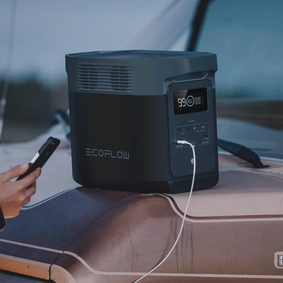 ECOFLOW - Estación de Energía Portátil Delta 2 1024Wh Litio LFP / 6 AC 1800 W (Max. 2200W) / 2 USB-C 100W / Capacidad para Aumentar Respaldo / Cargador de Coche 10A a 12.6V / Conectividad WiFi y Bluetooth (App) / Carga Solar 500W Max.