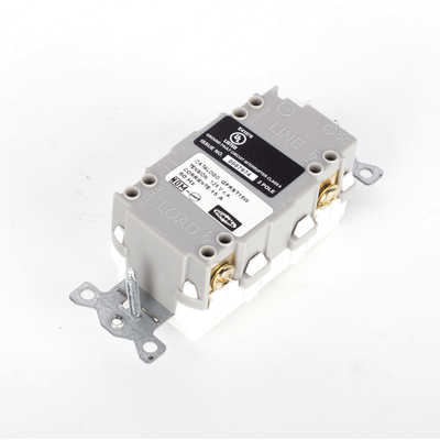 HUBBELL - Contacto de Auto-verificación GFCI con Interruptor de Falla a Tierra de 15 A 125 V 2 Polos, 3 Hilos Color Blanco (Nema 5-15R), Grado Comercial.