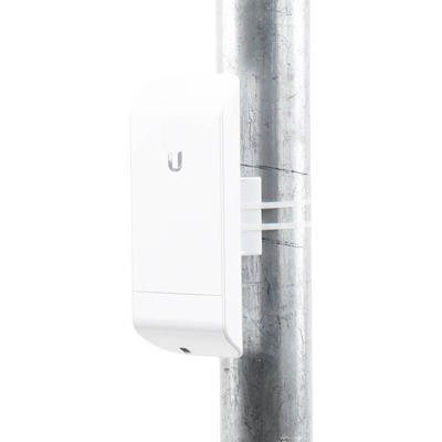 UBIQUITI - NanoStation airMAX locoM5 CPE,  hasta 150 Mbps, frecuencia 5 GHz (5170-5875 MHz) con antena integrada de 13 dBi