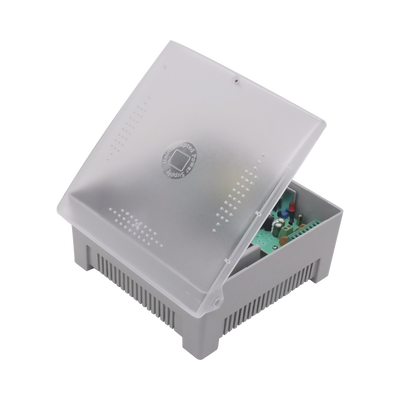 EPCOM POWERLINE - Fuente de Poder con Gabinete de 4 Salidas de 11 - 15 Vcc / 5 Amper /  Voltaje de Entrada: 96 - 264 Vca / Soporta Protección contra Sobrecorriente de Salida, Protección contra Cortocircuito / Led Indicador