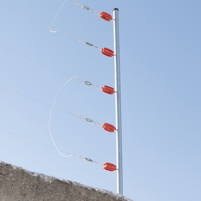 SFIRE - Aislador de color Rojo para postes de esquina de alta Resistencia con Anti UV de uso en cercos eléctricos
