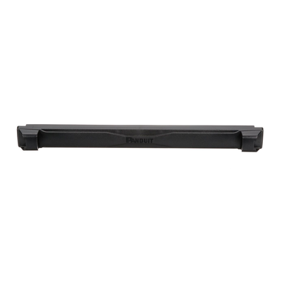 PANDUIT - Tapa Ciega Estándar de 19in, Compatible con Racks con Rieles de Orificio Cuadrado, Instalación sin Herramienta, Plano, 1 UR, Color Negro
