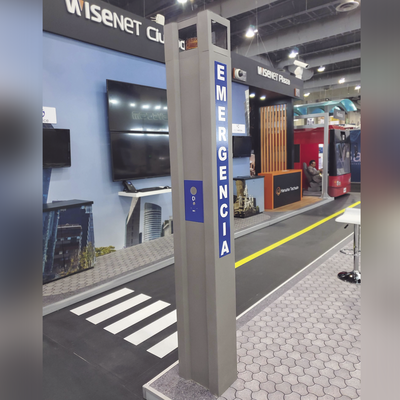 EPCOM INDUSTRIAL - Gabinete tipo Torre para Sistema de Alerta  Mediante Equipo Fanvil I12-N-01P y estrobo (No incluidos).