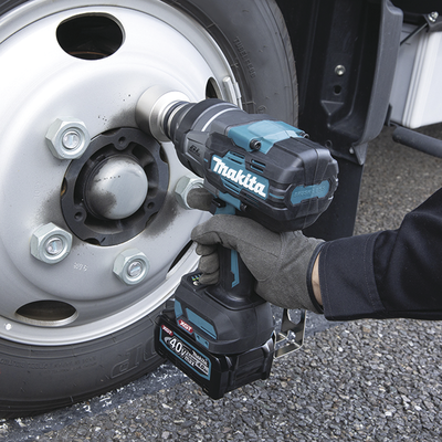 MAKITA - Llave de Impacto BL 40 V máx. XGT 3/4" 4 Velocidades eléctricas 0 A 1900-2200-2400- 0 a 2500 ipm. Incluye 2 baterías Li-ION, cargador rápido y maletín Makpac.