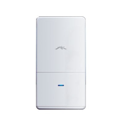 UBIQUITI - Punto de acceso UniFi para exterior, omnidireccional doble banda MIMO 3x3, 802.3at, hasta 200 usuarios concurrentes.