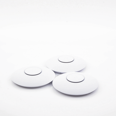 UBIQUITI - Paquete de 3 Access Point UniFi 802.11ac Wave 2, MU-MIMO4X4 con antena Beamforming, hasta 1.7 Gbps, para interior PoE 802.3af, soporta 200 clientes, No incluyen PoE&acute;s