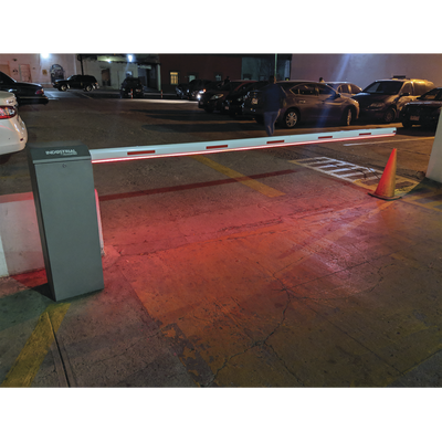 ACCESSPRO - Barrera vehicular derecha / Soporta Brazo de hasta 3 m / Apertura en 1.5 s / Final de Carrera Ajustable por Programación /