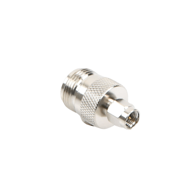 EPCOM - Kit PLUS de Amplificador de Señal Celular 5G / Penta Banda / Soporta 2G, 3G, 4G y 5G / Compatible con TELCEL, AT&T, MOVISTAR y OMV / Cobertura hasta 250 m2 / Incluye Antenas, Jumpers coaxiales y mástil.