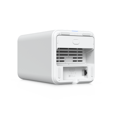 UBIQUITI - NAS Compacto de Escritorio / 2 Bahías 3.5" SATA / Puerto 2.5 GbE / USB-C 5 Gbps / PoE++ 60 W / Pantalla LCD 1.47"