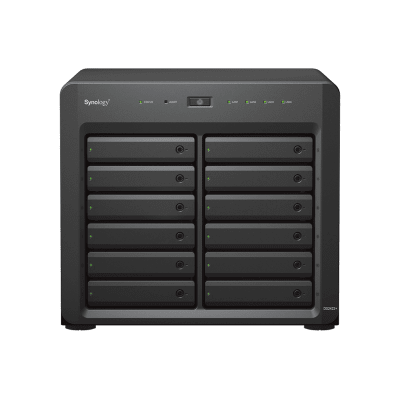 SYNOLOGY - NAS Synology DiskStation DS2422+ | 12 Bahías | Expandible a 24 Bahías | Procesador AMD Ryzen Quad-Core | Hasta 32 GB DDR4 ECC | Caché NVMe SSD | Redes 10/25GbE | Compatible con Virtualización y Vigilancia.