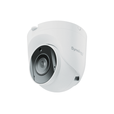 SYNOLOGY - Cámara de Vigilancia TC500 | 5 Megapíxeles (2880x1620) | Lente 2.8 mm (110° H) | Visión Nocturna 30 mts | IP67 | IA para Detección de Personas y Vehículos | Compatible con Surveillance Station | Almacenamiento en mic