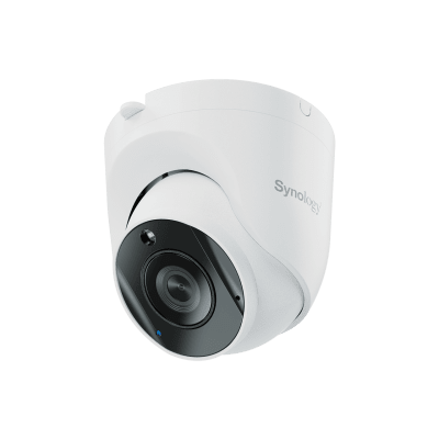 SYNOLOGY - Cámara de Vigilancia TC500 | 5 Megapíxeles (2880x1620) | Lente 2.8 mm (110° H) | Visión Nocturna 30 mts | IP67 | IA para Detección de Personas y Vehículos | Compatible con Surveillance Station | Almacenamiento en mic