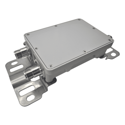 EPCOM - Combinador de Bandas de Dos Vías / 698-960 MHz y 1710-2700 MHz / PIM3 -140 dBc / Potencia Pico 800 W / Conectores N Hembra / IP40