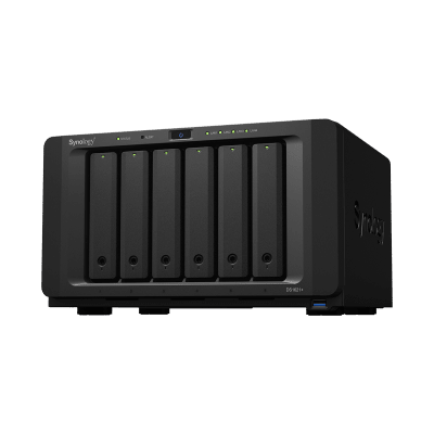 SYNOLOGY - NAS Synology DiskStation DS1621+ | 6 Bahías | Procesador AMD Ryzen V1500B | 4 GB DDR4 ECC | Expansión Hasta 16 Bahías | 2 Ranuras M.2 NVMe | Puerto 10GbE RJ-45 | Compatibilidad RAID | Btrfs | Virtualización | Caché SSD.