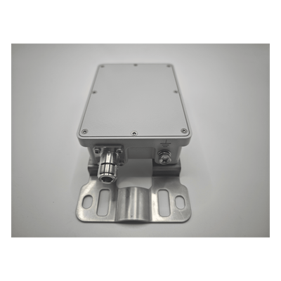 EPCOM - Combinador de Bandas de Dos Vías / 698-960 MHz y 1710-2700 MHz / PIM3 -140 dBc / Potencia Pico 800 W / Conectores N Hembra / IP40