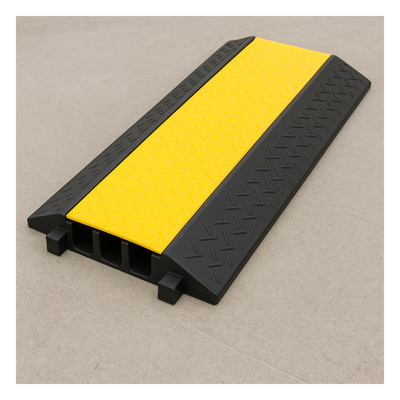 ACCESSPRO - Protector de Cable / 3 Canales 56x55 mm / Carga 6.1 Toneladas / 90 cm (2.95 ft) Largo / Hule y Plástico / Amarillo-Negro