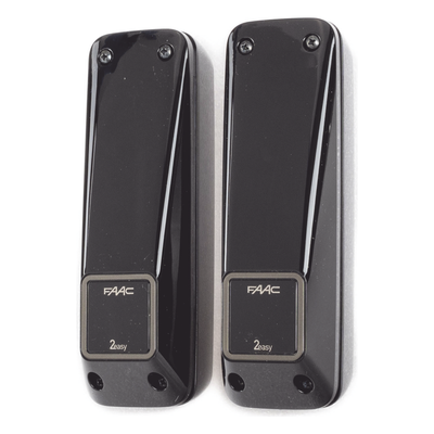 FAAC - Fotocelda infrarroja / Alcance 20 m (66 pies) / IP54 / Alineación automática / 24 VCA/VCC / ±90° regulación horizontal