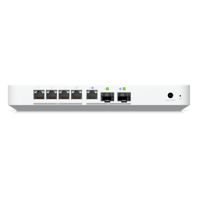 UBIQUITI - Cloud Gateway / 10G / 4x 2.5GbE / 1x 10G SFP+ / 50 Dispositivos / 500 Clientes / 3.28 ft x 3.28 ft