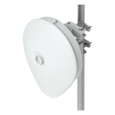 UBIQUITI - Radio Backhaul 60 GHz / 5.4 Gbps / Radio Redundante 5 GHz / SFP+ 10G / GPS / Bluetooth / Alcance 15 km (49.2 ft) / IP66