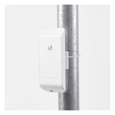 UBIQUITI - CPE inalámbrico / 2.4 GHz / 150 Mbps / Antena 8 dBi / 1 puerto 10/100 Mbps / PoE 24V / 161x31x80 mm