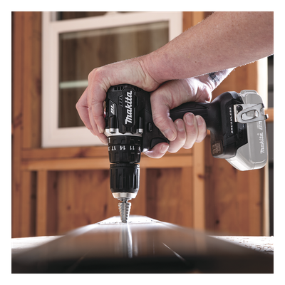 MAKITA - Rotomartillo/Taladro Inalámbrico SIN CARBONES, Broquero de 1/2", 1,700 RPM, 18VâŽ“, Torque: 40 N.m C/2 Bat. (1.5Ah) y Cargador.