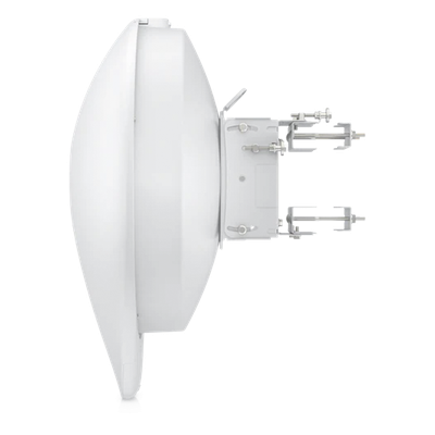 UBIQUITI - Radio PtP 60 GHz / 6 Gbps / Respaldo 5 GHz 800 Mbps / Alcance 4 km / SFP+ 10G / IP67