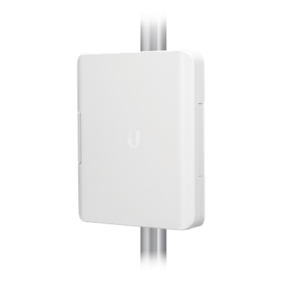 UBIQUITI - Gabinete Exterior para Switch / PoE 60W / Montaje en Poste / Gestión de Cables / IP Resistente a la Intemperie