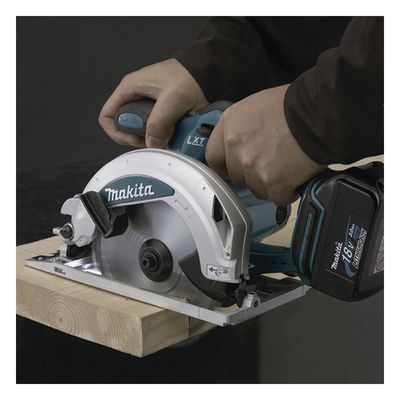 MAKITA - Sierra Circular Inalámbrica de 18V, Diámetro de Disco 6-1/2in, 3700 Rpm , Incluye 2 Baterías Li-Ion de 3.0 Ah, Cargador y Maletín.