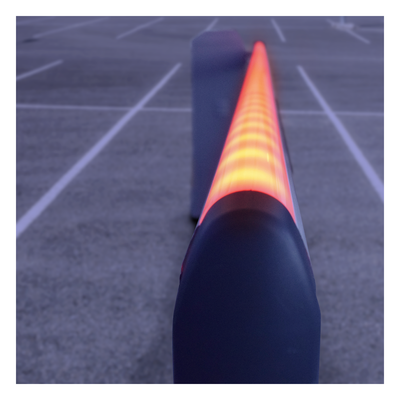 ACCESSPRO - Barrera vehicular izquierda / Soporta brazo de hasta 3 m / Apertura en 1.5 s /Final de carrera ajustable por programación / Movimiento fluido / Diseño elegante color gris