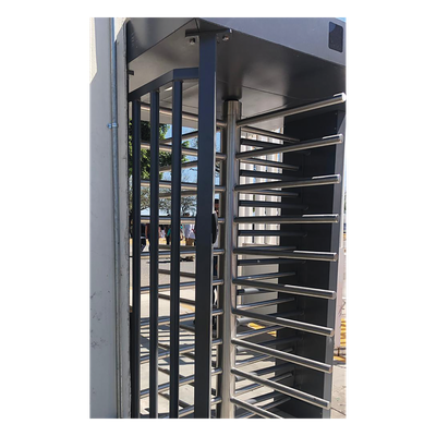 ACCESSPRO - Torniquete de Cuerpo Completo / 4 Ejes de Seguridad / Rotación 90° / Paso 25 Personas/min / Emergencia 40 Personas/min / Interior/Exterior con Techo / 110 VCA / Acero Inoxidable con Pintura Gris