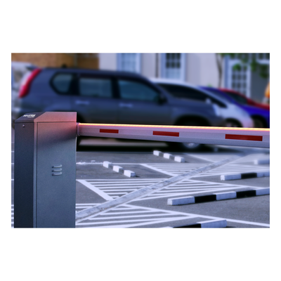 ACCESSPRO - Barrera vehicular izquierda / Soporta brazo de hasta 3 m / Apertura en 1.5 s /Final de carrera ajustable por programación / Movimiento fluido / Diseño elegante color gris