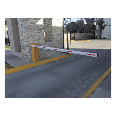 ACCESSPRO - Barrera vehicular izquierda / Soporta brazo de hasta 3 m / Apertura en 1.5 s /Final de carrera ajustable por programación / Movimiento fluido / Diseño elegante color naranja